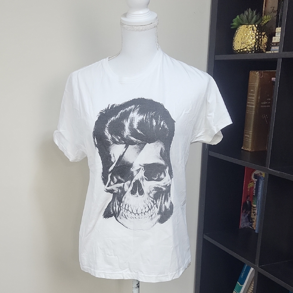 THE DIFFERENT Black Hipster Skater Skater Skull Head With Hair Shirt Sleeve Tee